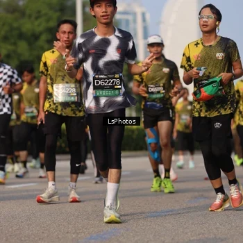 Runner Photo 6210617