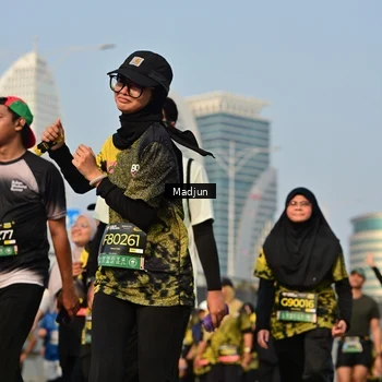 Runner Photo 6210679
