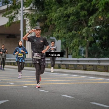 Runner Photo 6210698