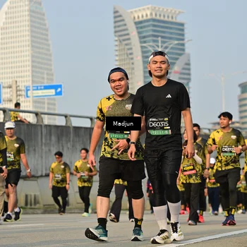 Runner Photo 6210884