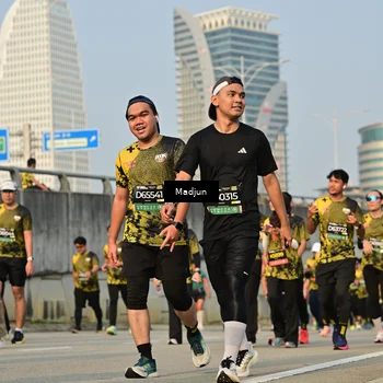 Runner Photo 6210913
