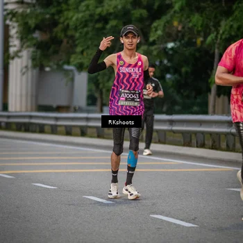 Runner Photo 6211070