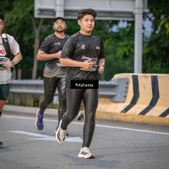 Runner Photo 6211083