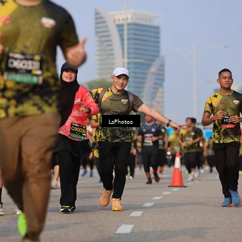 Runner Photo 6211153