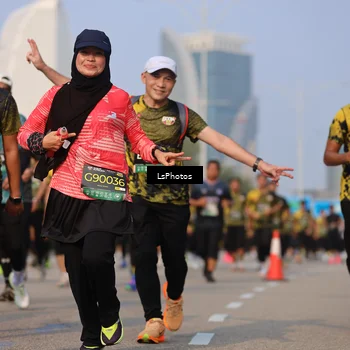 Runner Photo 6211171