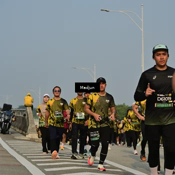 Runner Photo 6212003