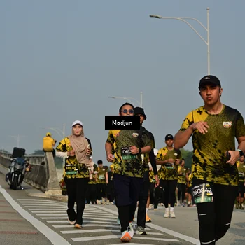 Runner Photo 6212048