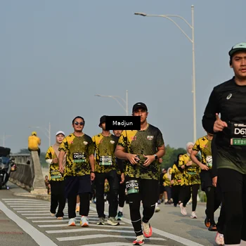 Runner Photo 6212054