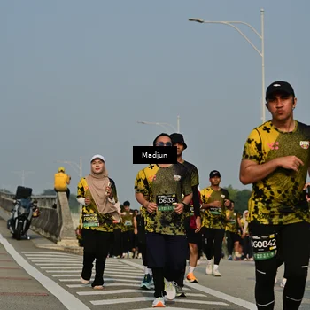 Runner Photo 6212072