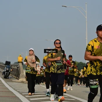 Runner Photo 6212093