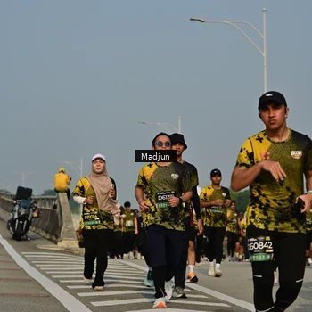 Runner Photo 6212106