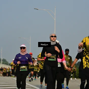 Runner Photo 6212300