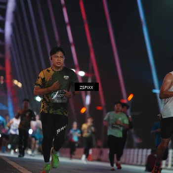 Runner Photo 6212483
