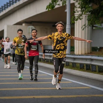 Runner Photo 6214140