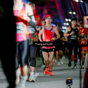 Runner Photo 6215440