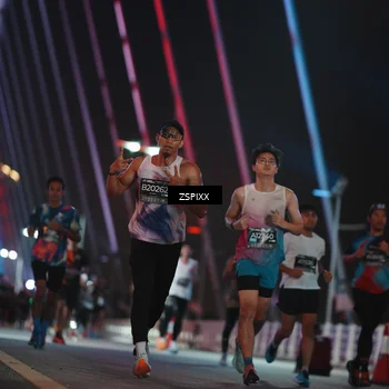 Runner Photo 6215445