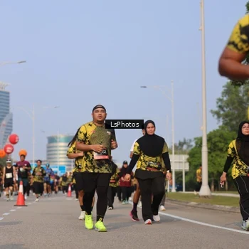 Runner Photo 6215499