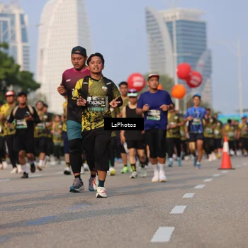 Runner Photo 6216071