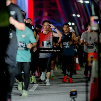 Runner Photo 6216190