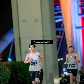 Runner Photo 6216358