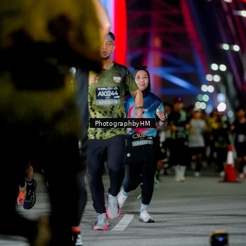 Runner Photo 6216424