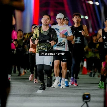 Runner Photo 6216942