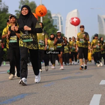 Runner Photo 6217066