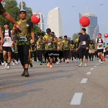 Runner Photo 6217800