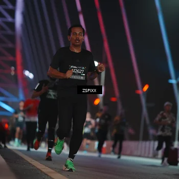 Runner Photo 6217910