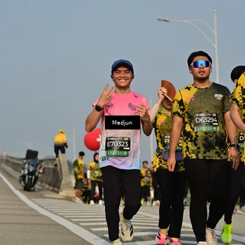 Runner Photo 6218136