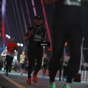 Runner Photo 6218358