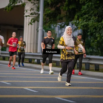 Runner Photo 6218800