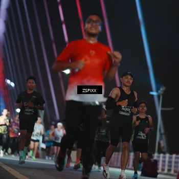 Runner Photo 6220012