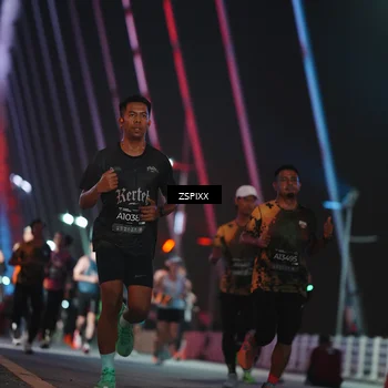 Runner Photo 6220869