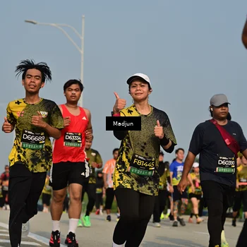 Runner Photo 6221044