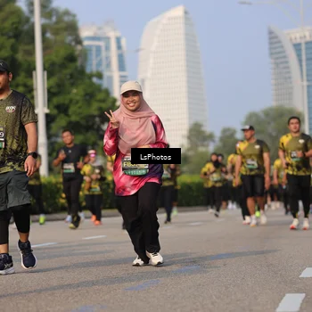 Runner Photo 6221068