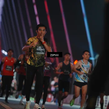 Runner Photo 6221745
