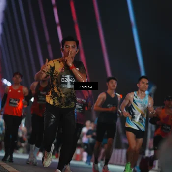 Runner Photo 6221893