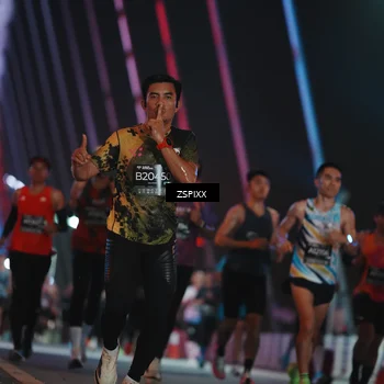 Runner Photo 6221944