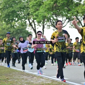 Runner Photo 6223343