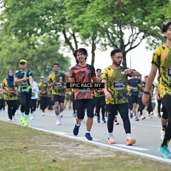 Runner Photo 6223945