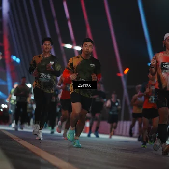 Runner Photo 6224002