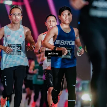 Runner Photo 6232795
