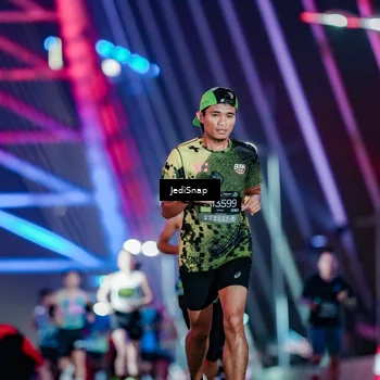 Runner Photo 6233114