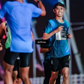 Runner Photo 6233476