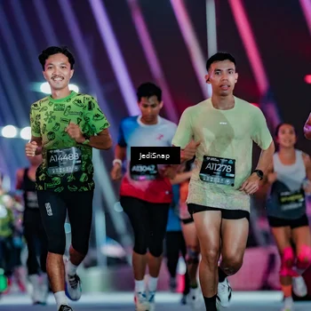 Runner Photo 6233714