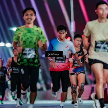 Runner Photo 6233747