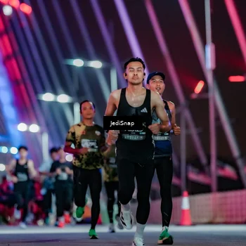 Runner Photo 6233857