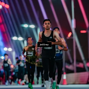 Runner Photo 6233942