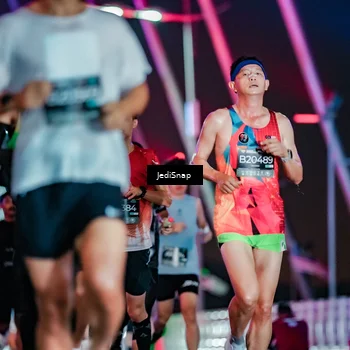 Runner Photo 6234385